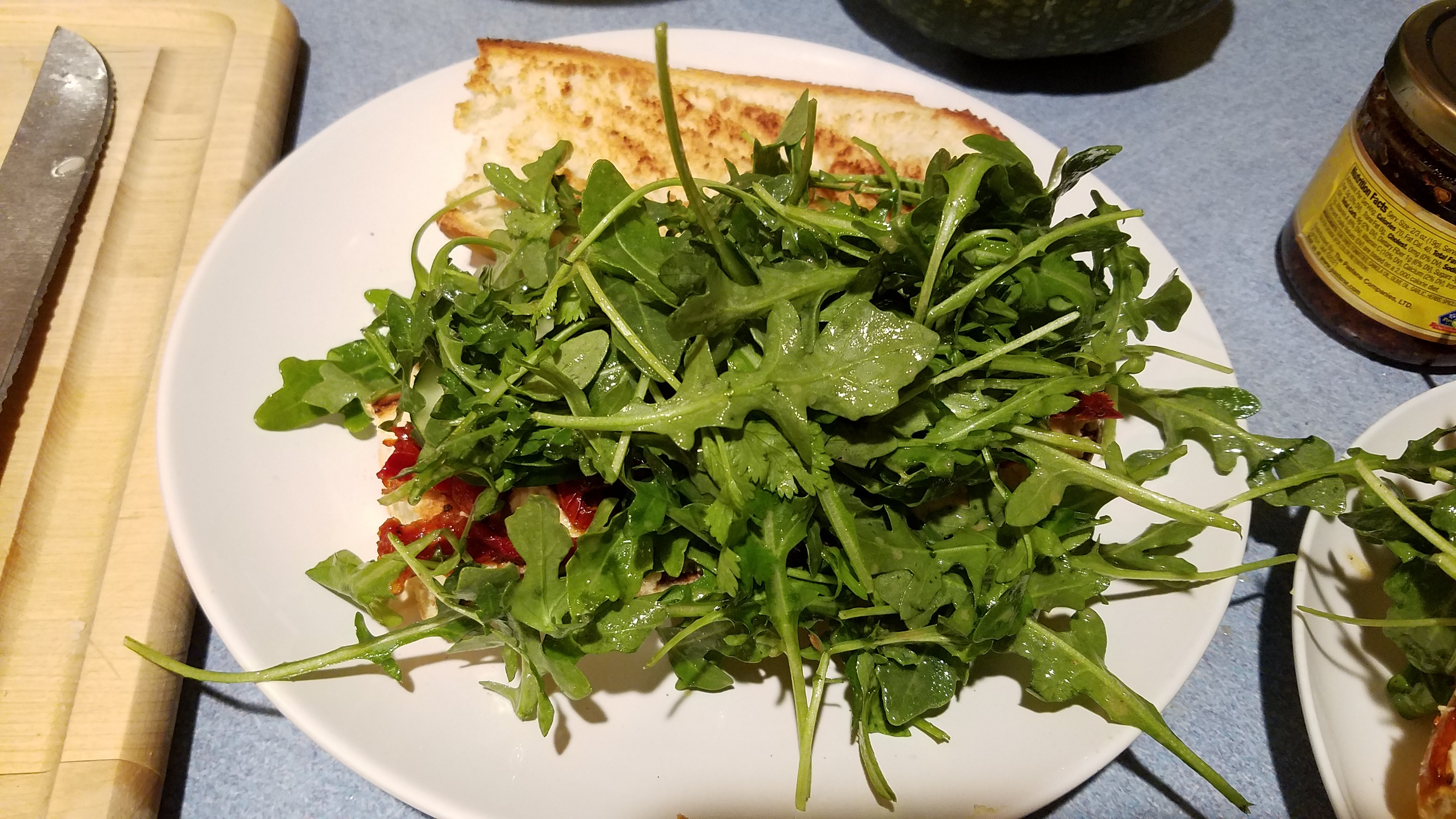 hummus-sandwich-arugula