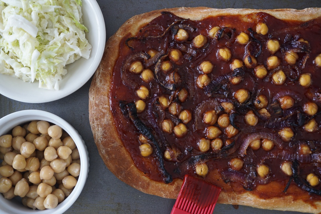 chickpea pizza with barbecue sauce no tomato sauce