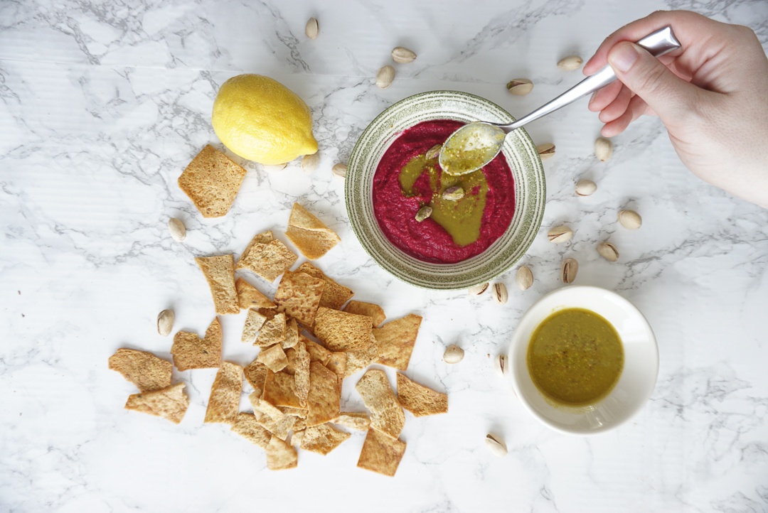 beet hummus with pistachio vegan