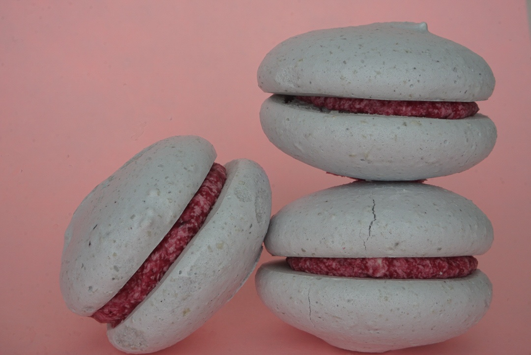 blueberry cardamom macarons