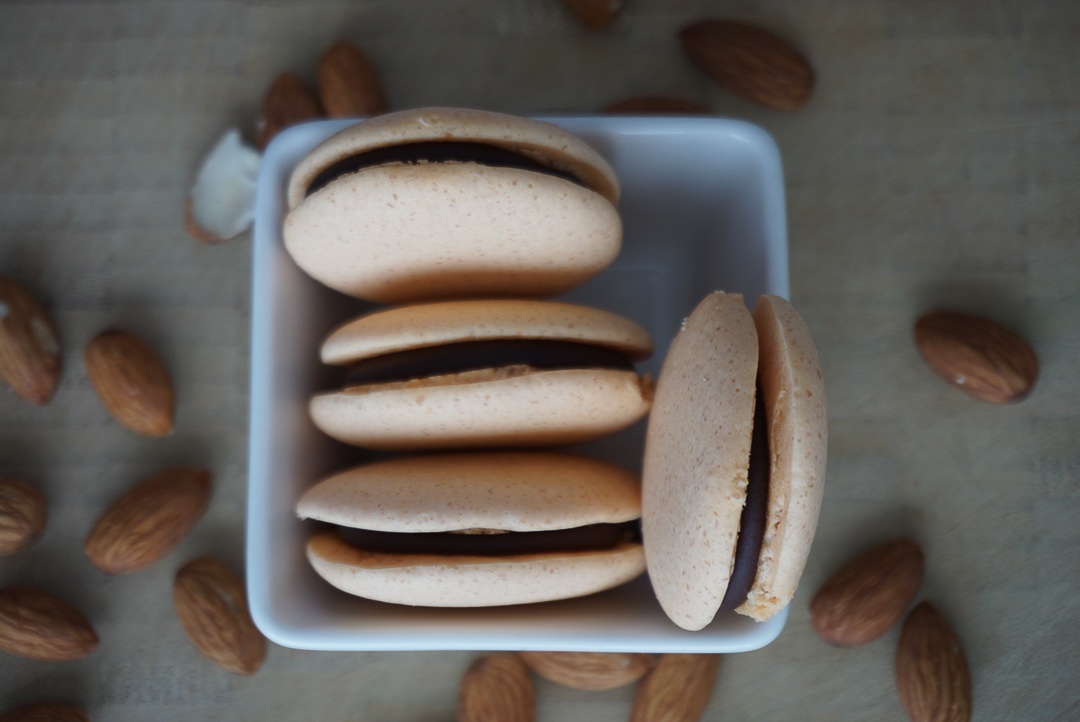 vegan macarons chocolate almond