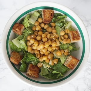 vegan-caesar-salad-chickpeas-ins-1
