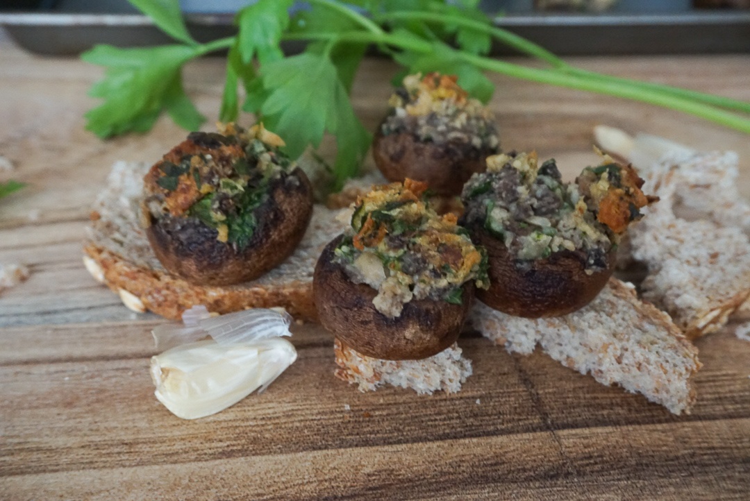 mushrooms stuffed with white beans and breadcrumbs
